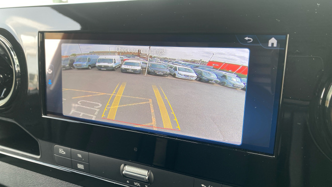 Mercedes-Benz Sprinter 315Cdi L2 Diesel Rwd 3.5t H2 Pro Van 9G-Tronic - Image 2